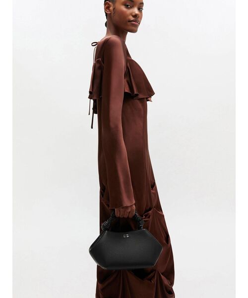 GANNI(ガニー)の「GANNI / ガニー Ganni Bou Bag Small Grained(ハンドバッグ・レディース・ブラック・FREE)」の1枚目の写真