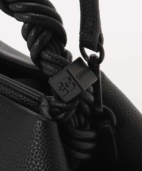GANNI(ガニー)の「GANNI / ガニー Ganni Bou Bag Small Grained(ハンドバッグ・レディース・ブラック・FREE)」の7枚目の写真