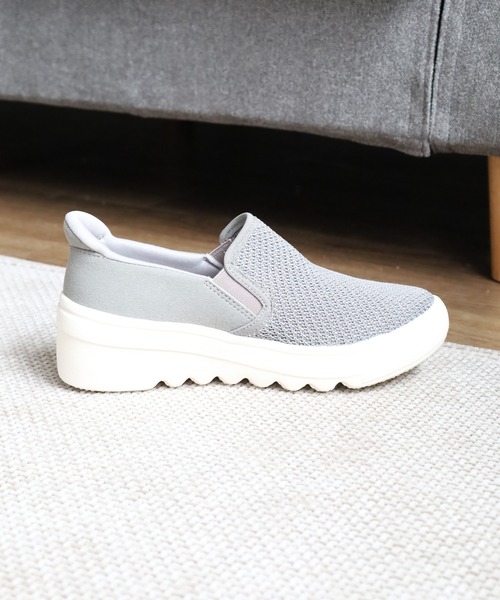 kitson（キットソン）の「Kitson+ 「クイッポン」と履ける快適 軽量メッシュ ウェーブウェッジソール スリッポン スニーカー（スリッポン・レディース・グレー/ブラック系その他/ベージュ・LL/L/M/S）」の16枚目の写真