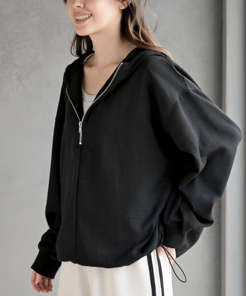 rps（アールピーエス）の「ハーフジップフードプルオーバー（パーカー・レディース・オフホワイト/サックスブルー/ブラック・フリー）」の2枚目の写真