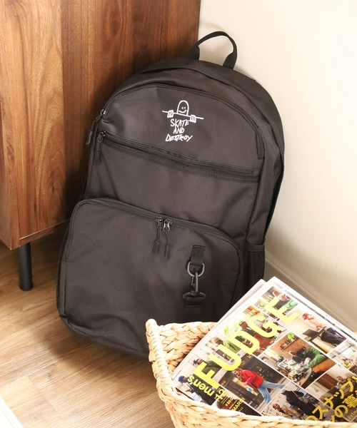 THRASHER(スラッシャー)の「THRASHER BACKPACK30 リュック(バックパック/リュック・メンズ・ブラック×ホワイト/ブラック系・FREE)」の2枚目の写真