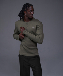 B PENDANT HENRY NECK MUSCLE FIT LONG SLEEVE [KHAKI]