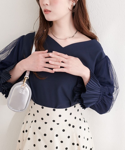 natural couture（ナチュラルクチュール）の「袖口プリーツチュール袖ブラウス（シャツ/ブラウス・レディース・ブラック/サックスブルー/ネイビー/ピンク/オフホワイト・FREE）」の3枚目の写真