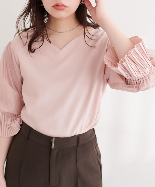 natural couture（ナチュラルクチュール）の「袖口プリーツチュール袖ブラウス（シャツ/ブラウス・レディース・ブラック/サックスブルー/ネイビー/ピンク/オフホワイト・FREE）」の5枚目の写真