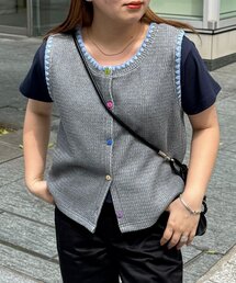 カラーボタンステッチニットベスト