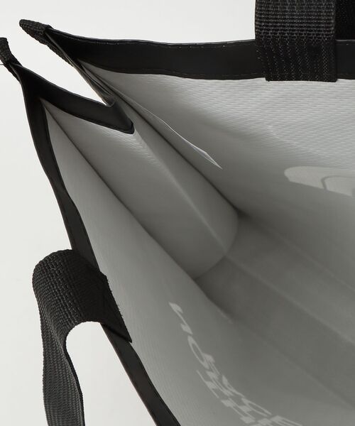 THE NORTH FACE(ザノースフェイス)の「THE NORTH FACE / ザノースフェイス / SHOPPER BAG-S(トートバッグ・レディース・ブラック系その他/ホワイト系その他・SMALL)」の5枚目の写真