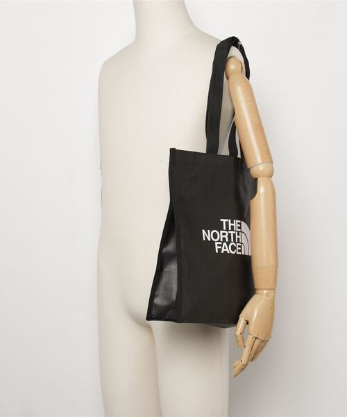 THE NORTH FACE(ザノースフェイス)の「THE NORTH FACE / ザノースフェイス / SHOPPER BAG-S(トートバッグ・レディース・ブラック系その他/ホワイト系その他・SMALL)」の7枚目の写真