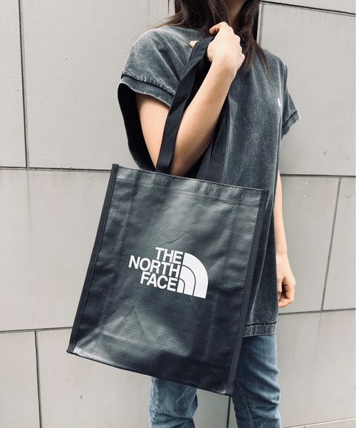 THE NORTH FACE(ザノースフェイス)の「THE NORTH FACE / ザノースフェイス / SHOPPER BAG-S(トートバッグ・レディース・ブラック系その他/ホワイト系その他・SMALL)」の1枚目の写真
