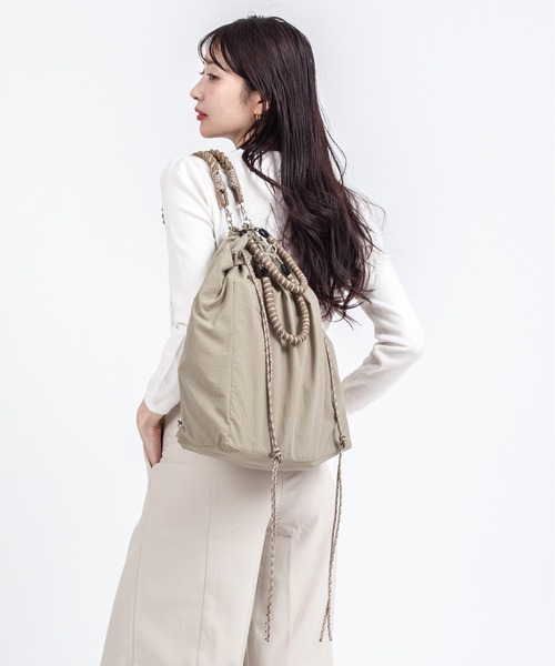 REGENCY WORKS(リージェンシーワークス)の「【Regency work/リージェンシー ワークス】巾着バッグ ナイロン マチ付き4WAY ナップサック(トートバッグ・レディース・ブラック/チャコールグレー/ベージュ・FREE)」の3枚目の写真