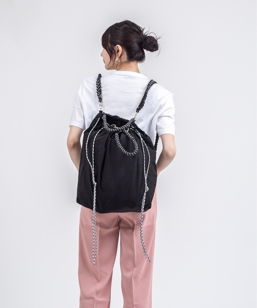 REGENCY WORKS(リージェンシーワークス)の「【Regency work/リージェンシー ワークス】巾着バッグ ナイロン マチ付き4WAY ナップサック(トートバッグ・レディース・ブラック/チャコールグレー/ベージュ・FREE)」の6枚目の写真