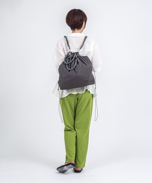 REGENCY WORKS(リージェンシーワークス)の「【Regency work/リージェンシー ワークス】巾着バッグ ナイロン マチ付き4WAY ナップサック(トートバッグ・レディース・ブラック/チャコールグレー/ベージュ・FREE)」の19枚目の写真