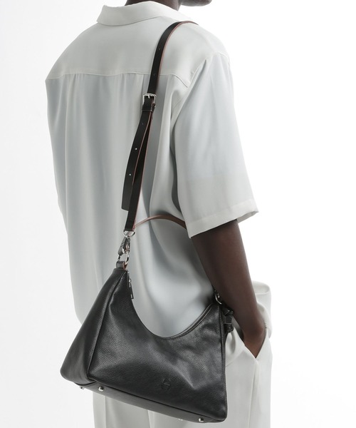 HARE(ハレ)の「レザーワンハンドルBAG(HARE)(ショルダーバッグ・メンズ・ブラック・FREE)」の14枚目の写真