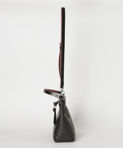 HARE(ハレ)の「レザーワンハンドルBAG(HARE)(ショルダーバッグ・メンズ・ブラック・FREE)」の5枚目の写真