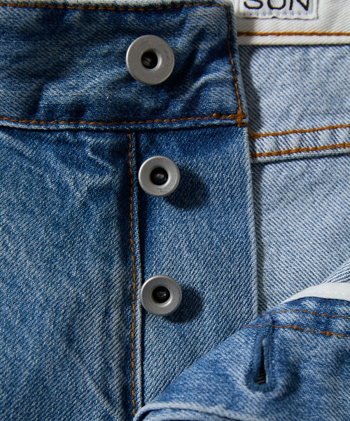 HORLISUN（ホーリーサン）の「Blueborn Damage Loose Denim Pants Light Blue（デニムパンツ・メンズ・その他・SMALL/MEDIUM/LARGE）」の3枚目の写真