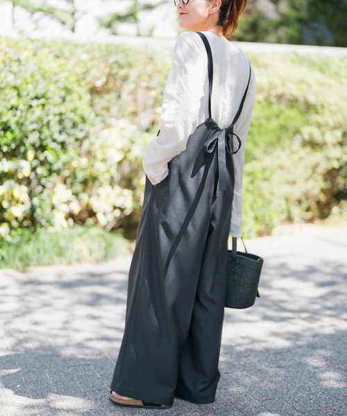 Spick & Span(スピックアンドスパン)の「《WEB限定 / 追加》ドライクロスコンビネゾン(サロペット/オーバーオール・レディース・ネイビー/ベージュ・38/36)」の16枚目の写真