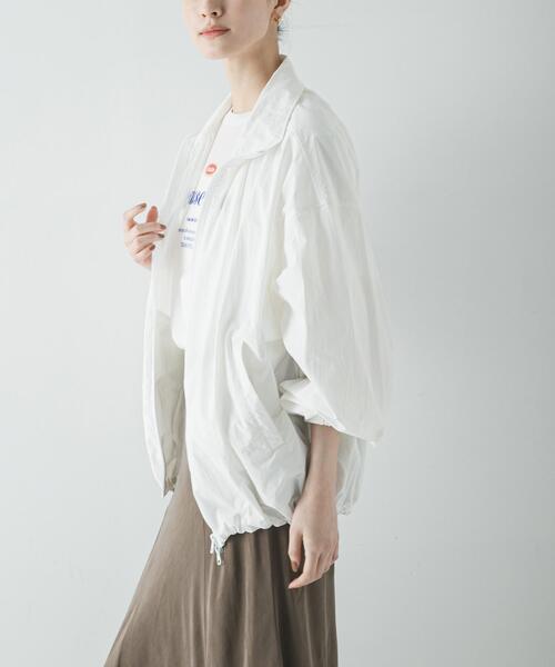 URBAN RESEARCH（アーバンリサーチ）の「撥水ナイロンギャザーブルゾン（ブルゾン・レディース・チャコールグレー/ホワイト・FREE）」の4枚目の写真