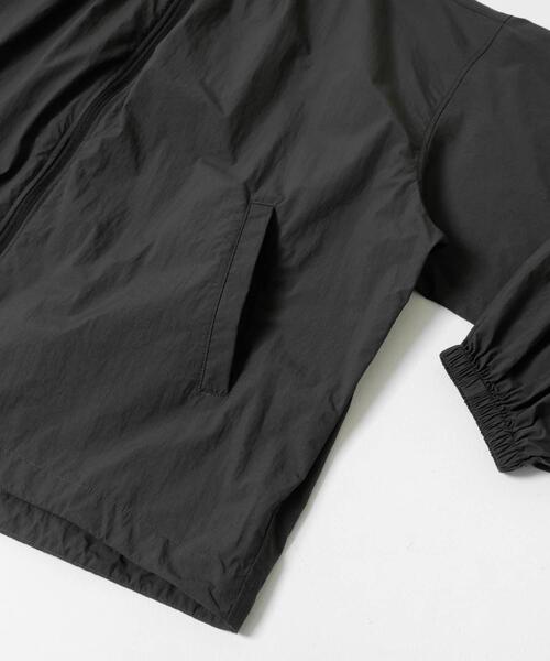 URBAN RESEARCH（アーバンリサーチ）の「撥水ナイロンギャザーブルゾン（ブルゾン・レディース・チャコールグレー/ホワイト・FREE）」の21枚目の写真
