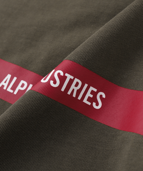 Alpha Industries（アルファインダストリーズ）の「ALPHA INDUSTRIES / アルファ インダストリーズ ALPHA RED RIBBON T-SHIRT（Tシャツ/カットソー・メンズ・カーキ/ブラック/ホワイト・LARGE/MEDIUM/SMALL）」の9枚目の写真