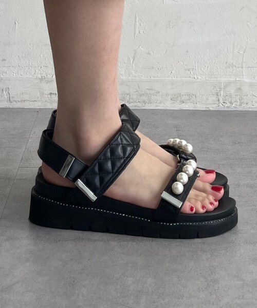 prose verse（プロズヴェール）の「ビジュトリムキルティングパールサンダル（サンダル・レディース・ブラック・MEDIUM/SMALL/X-LARGE/LARGE）」の10枚目の写真