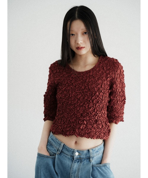 Katrin TOKYO(カトリーントーキョー)の「random shirring curve sleeve tops(Tシャツ/カットソー・レディース・ネイビー/ホワイト/ワイン系・FREE/XS)」の3枚目の写真