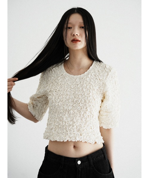 Katrin TOKYO(カトリーントーキョー)の「random shirring curve sleeve tops(Tシャツ/カットソー・レディース・ネイビー/ホワイト/ワイン系・FREE/XS)」の1枚目の写真