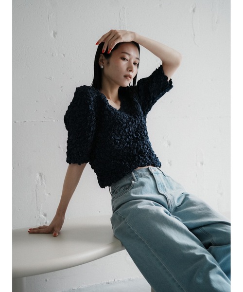 Katrin TOKYO(カトリーントーキョー)の「random shirring curve sleeve tops(Tシャツ/カットソー・レディース・ネイビー/ホワイト/ワイン系・FREE/XS)」の12枚目の写真