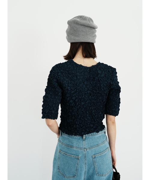 Katrin TOKYO(カトリーントーキョー)の「random shirring curve sleeve tops(Tシャツ/カットソー・レディース・ネイビー/ホワイト/ワイン系・FREE/XS)」の16枚目の写真