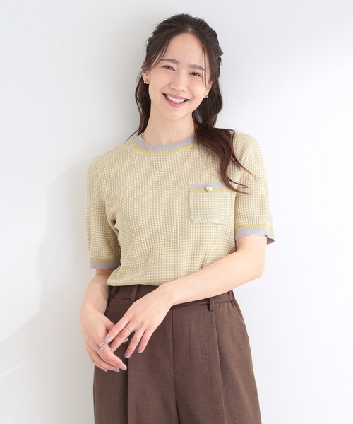 SHOO・LA・RUE(シューラルー)の「【洗濯機可/S-LL】金ボタンが上品 カノコ編み配色クルーネックニット(ニット/セーター・レディース・グレー系3/ダークブラウン系3/ブラック系3・01/04/03/02)」の4枚目の写真