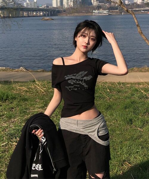 IFYOUWANT(イフユーウォント)の「ペガサス ワンショルダーTシャツ ブラック(Tシャツ/カットソー・レディース・その他・FREE)」の15枚目の写真