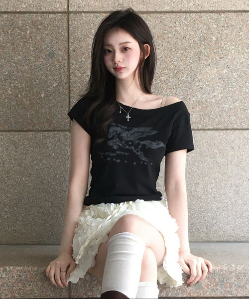 IFYOUWANT(イフユーウォント)の「ペガサス ワンショルダーTシャツ ブラック(Tシャツ/カットソー・レディース・その他・FREE)」の5枚目の写真