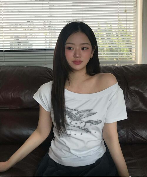 IFYOUWANT(イフユーウォント)の「ペガサス ワンショルダーTシャツ ブラック(Tシャツ/カットソー・レディース・その他・FREE)」の7枚目の写真