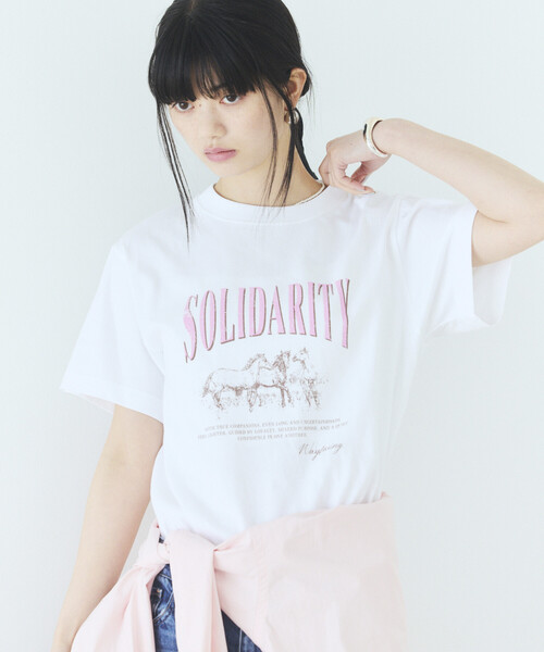 Firsthand(ファーストハンド)の「Firsthand/ファーストハンド コンフォータブル ロゴホースプリント クルーネック Tシャツ(Tシャツ/カットソー・レディース・チャコールグレー/ホワイト・FREE)」の15枚目の写真