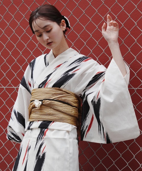 utatane(ウタタネ)の「2026新作 選べる浴衣3点セット utataneオリジナル(浴衣・レディース・ホワイト系4/ネイビー系1/ホワイト系6/パープル系1/ホワイト系2/レッド系2/ブルー系2/イエロー系1/ブルー系1/ブラウン系1/ネイビー系2/ブラック系6/ホワイト系5/イエロー系2/ブラック系3/グリーン系1/ブラック系1/ホワイト系3/ブラック系8/ブラック系5/レッド系1/ブラック系7/ブラック系4/ホワイト系1/ベージュ系1・FREE)」の7枚目の写真