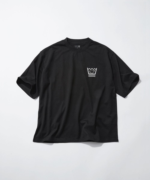 LAKOLE（ラコレ）の「クジラグラフィックT / 670701（Tシャツ/カットソー・メンズ・ホワイト/ブラック・MEDIUM/LARGE）」の4枚目の写真