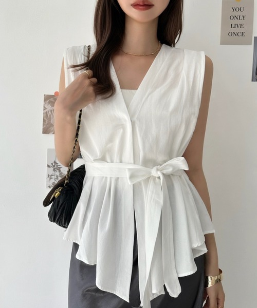Eclat one(エクラワン)の「美人見えシルエット。ウエストリボン付カシュクールペプラムブラウス(シャツ/ブラウス・レディース・イエロー/ホワイト/ライトブルー・FREE)」の2枚目の写真