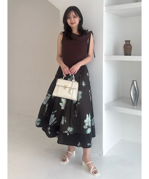 SNIDEL(スナイデル)の「リボンデザインニットドッキングワンピース(ワンピース・レディース・ネイビー/ブラウン/ブラック・0/1)」の6枚目の写真