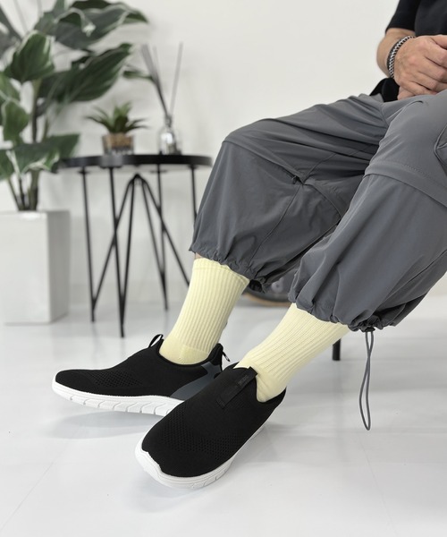 LUGG NAGG(ラグナグ)の「【giggle】【防水設計】シャーブフィットスリッポン【晴雨兼用】(スニーカー・メンズ・ダークグレー/ブラック・26.0cm/25.5cm/25.0cm/27.0cm/26.5cm)」の1枚目の写真