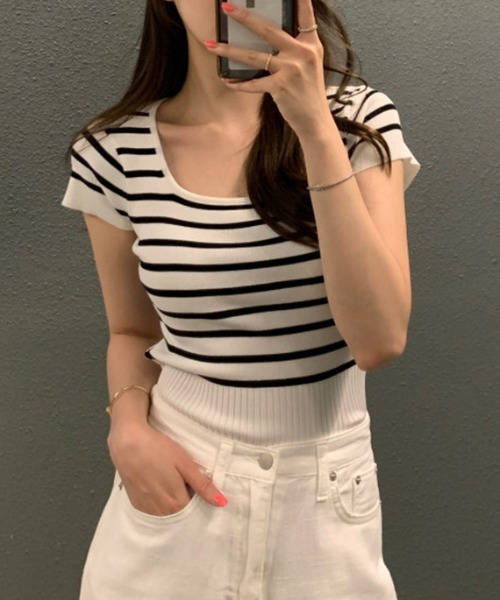COCOMOMO（ココモモ）の「デコルテで魅せる美しさ フレンチスリーブサマーニット スクエアネック サマーニット フレンチスリーブ ニット トップス クロップド丈 ボーダー 無地 夏ニット 夏服（ニット/セーター・レディース・ベージュ/ホワイト×ブラック/ブラック/ホワイト・FREE）」の16枚目の写真