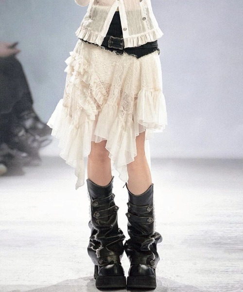 Cest Nous（セヌー）の「【Cest Nous】Lace Midi Skirt / 【セヌー】ウエストベルトアシンメトリーレースミディスカート（スカート・レディース・ホワイト/ブラック・S/M）」の10枚目の写真