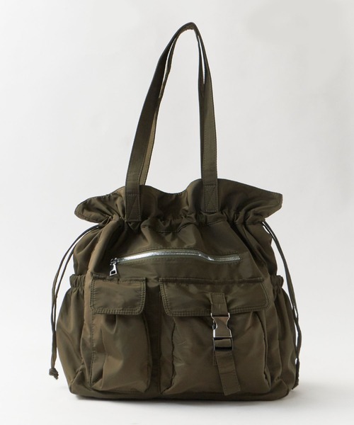 Chick(チック)の「【2WAY】【A4サイズ対応】Water-Repellent 2-Way Drawstring Multi-Pocket Bag / 撥水2WAY 巾着仕様 マルチポケットバッグ y2k 韓国系 レディース 2026年 夏 夏服(バックパック/リュック・メンズ・ブラック/カーキ・FREE)」の2枚目の写真