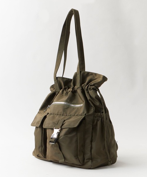 Chick(チック)の「【2WAY】【A4サイズ対応】Water-Repellent 2-Way Drawstring Multi-Pocket Bag / 撥水2WAY 巾着仕様 マルチポケットバッグ y2k 韓国系 レディース 2026年 夏 夏服(バックパック/リュック・メンズ・ブラック/カーキ・FREE)」の14枚目の写真
