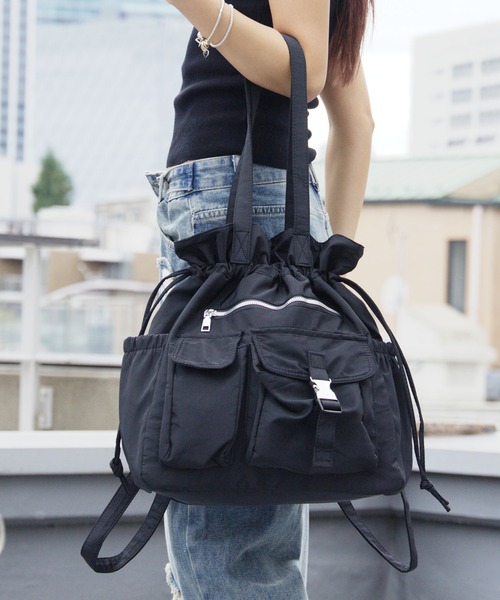 Chick(チック)の「【2WAY】【A4サイズ対応】Water-Repellent 2-Way Drawstring Multi-Pocket Bag / 撥水2WAY 巾着仕様 マルチポケットバッグ y2k 韓国系 レディース 秋 秋服 2026年秋冬(バックパック/リュック・メンズ・ブラック/カーキ・FREE)」の17枚目の写真