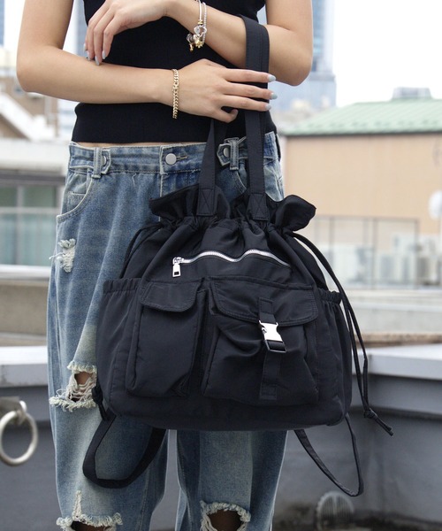 Chick(チック)の「【2WAY】【A4サイズ対応】Water-Repellent 2-Way Drawstring Multi-Pocket Bag / 撥水2WAY 巾着仕様 マルチポケットバッグ y2k 韓国系 レディース 秋 秋服 2026年秋冬(バックパック/リュック・メンズ・ブラック/カーキ・FREE)」の18枚目の写真