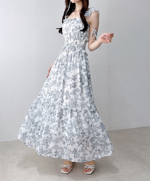 INGNI(イング)の「花柄シャーリングティアードロングワンピース(ワンピース・レディース・ホワイト×ネイビー/ピンク・M)」の2枚目の写真