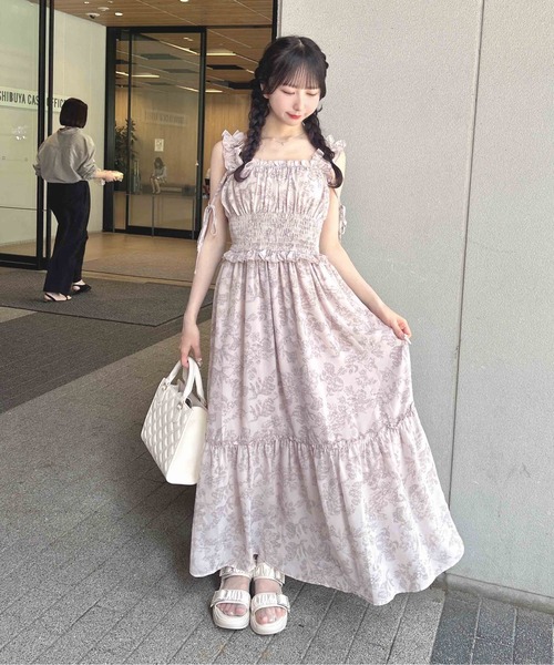 INGNI(イング)の「花柄シャーリングティアードロングワンピース(ワンピース・レディース・ホワイト×ネイビー/ピンク・M)」の13枚目の写真