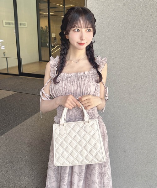 INGNI(イング)の「花柄シャーリングティアードロングワンピース(ワンピース・レディース・ホワイト×ネイビー/ピンク・M)」の8枚目の写真