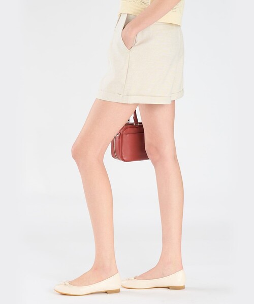 To b. by agnes b.（トゥービーバイアニエスベー）の「オックスフォード ショートパンツ（その他パンツ・レディース・ホワイト・40/38/36）」の3枚目の写真