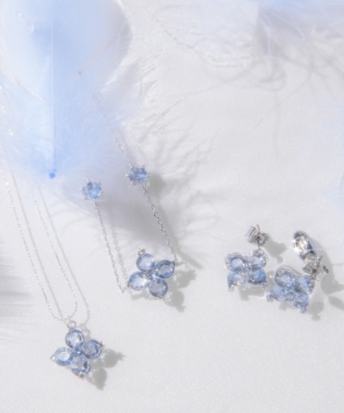 JILL by JILL STUART（ジルバイジルスチュアート）の「【再入荷】Cubic 大粒クローバーブレスレット（ブレスレット・レディース・ブルー/シルバー・FREE）」の5枚目の写真