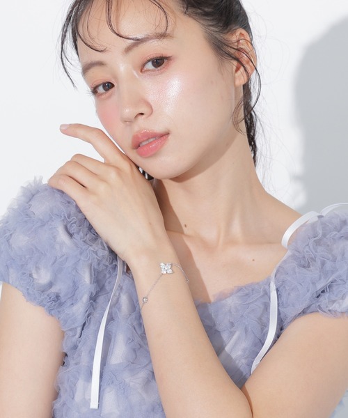 JILL by JILL STUART（ジルバイジルスチュアート）の「【再入荷】Cubic 大粒クローバーブレスレット（ブレスレット・レディース・ブルー/シルバー・FREE）」の7枚目の写真