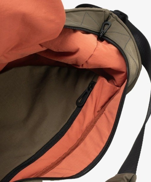 Cote&Ciel（コートエシエル）の「【cote&ciel/コートエシエル】 Hyco S Cargo / ショルダーバッグ（ショルダーバッグ・メンズ・カーキオリーブ・FREE）」の10枚目の写真